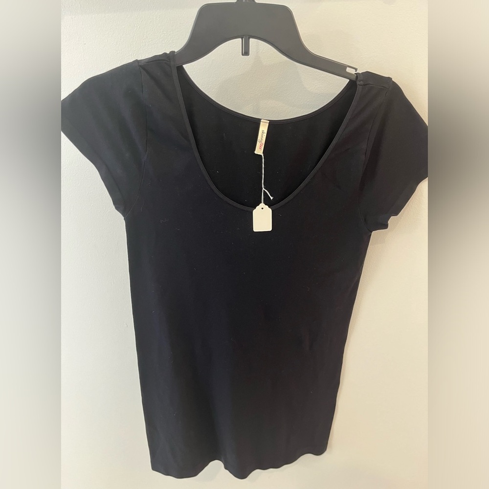Black skinny tee, OS
